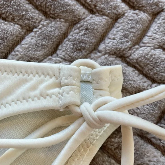 NWOT - American Eagle bikini bottoms. Size Medium. - Picture 2 of 9